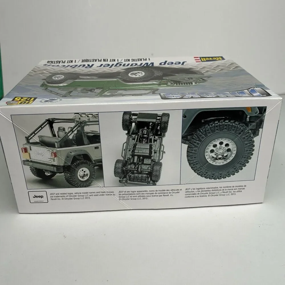 Revell Trucks Jeep Wrangler Rubicon 1:25 Model Kit Open Box Sealed Bags 85-4053
